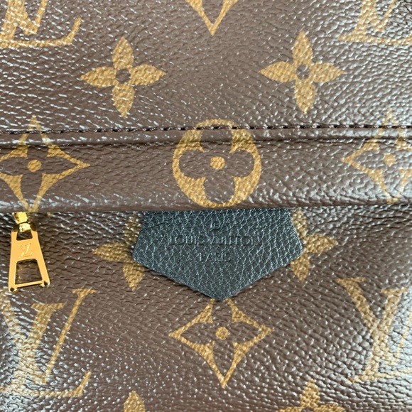 Louis Vuitton Palm Springs Mini backpack - Picture 6 of 10